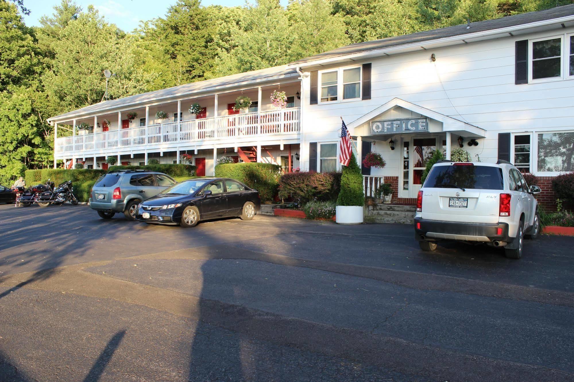 Chatham Travel Lodge Old Chatham Экстерьер фото